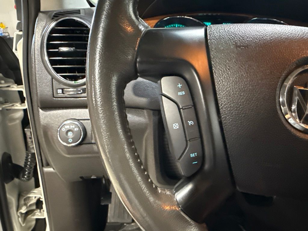 2012 Buick Enclave FWD 4dr Leather - 23040655 - 11