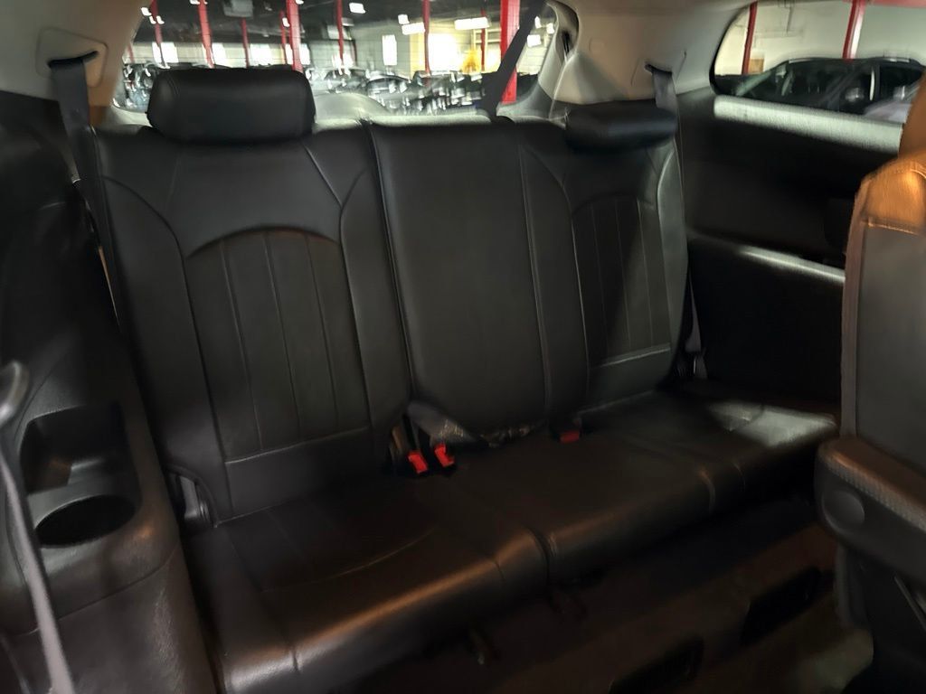2012 Buick Enclave FWD 4dr Leather - 23040655 - 34