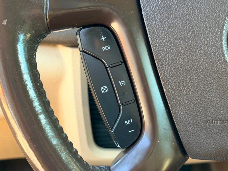 2012 Buick Enclave FWD 4dr Leather - 23025736 - 32