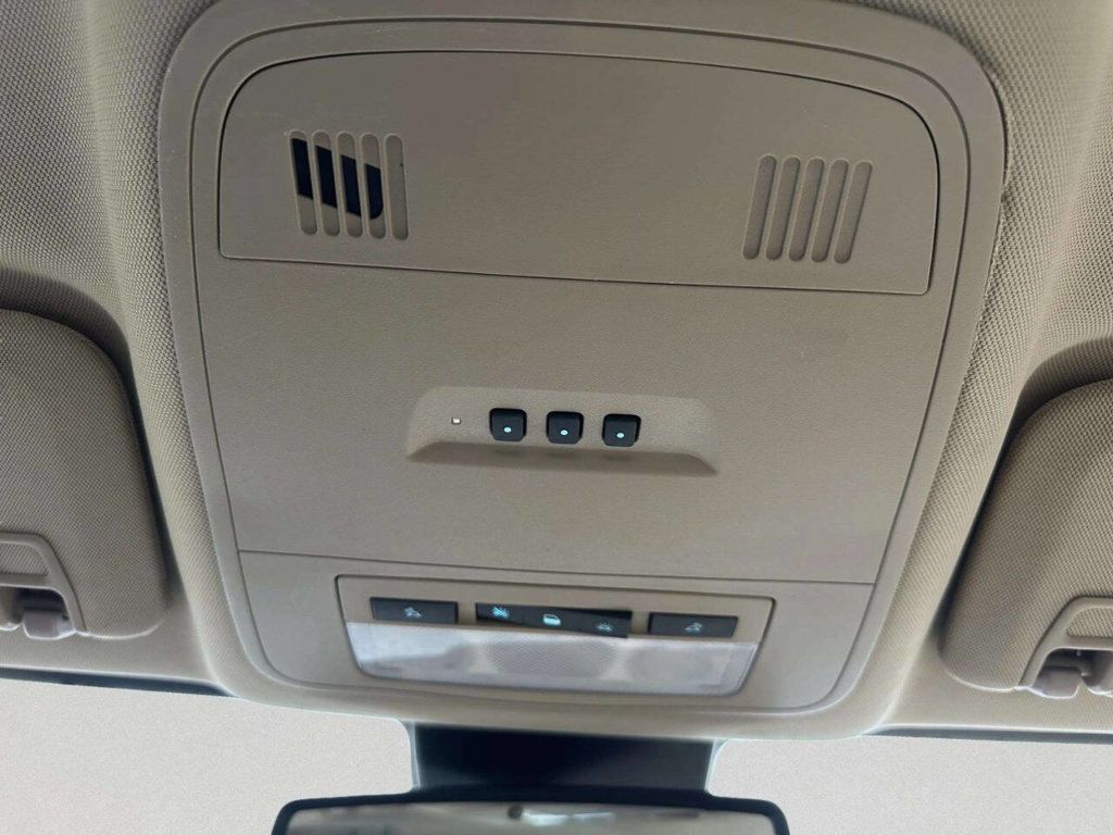 2012 Buick LaCrosse 4dr Sedan Leather FWD - 22963898 - 32