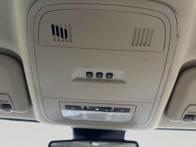 2012 Buick LaCrosse 4dr Sedan Leather FWD - 22963898 - 32