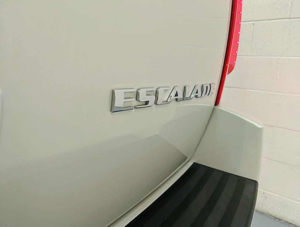 2012 Cadillac Escalade AWD 4dr Luxury - 22417865 - 13