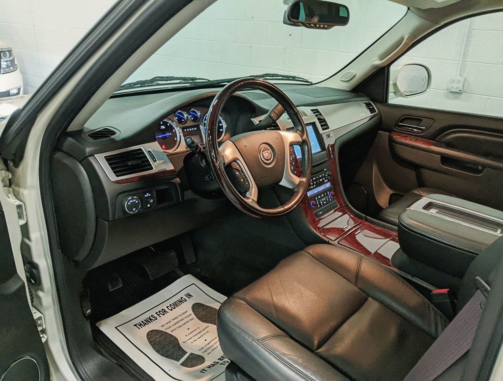 2012 Cadillac Escalade AWD 4dr Luxury - 22417865 - 14