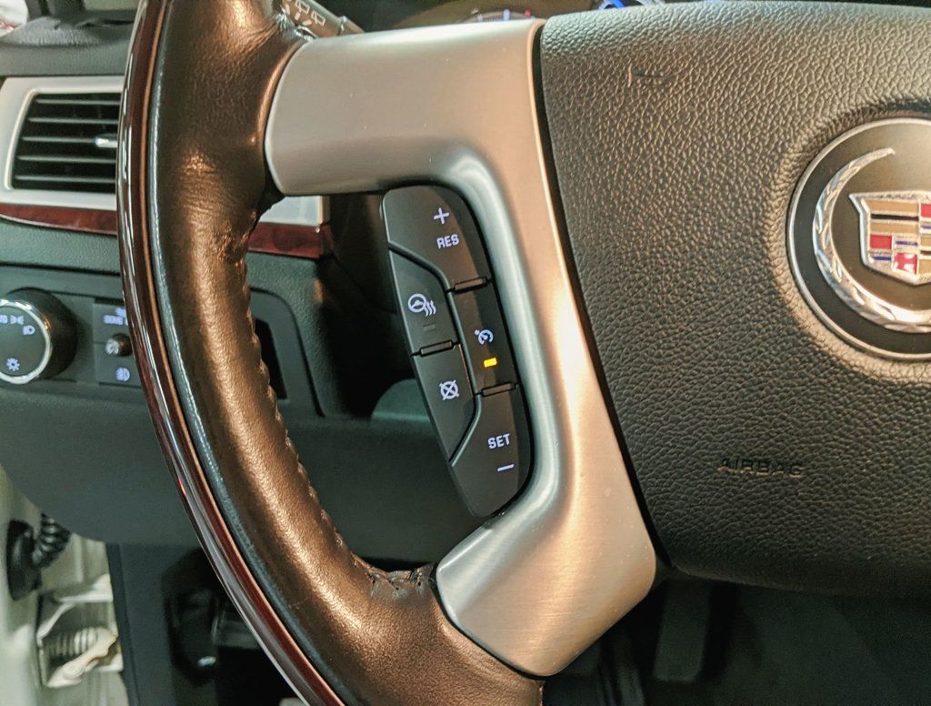 2012 Cadillac Escalade AWD 4dr Luxury - 22417865 - 22