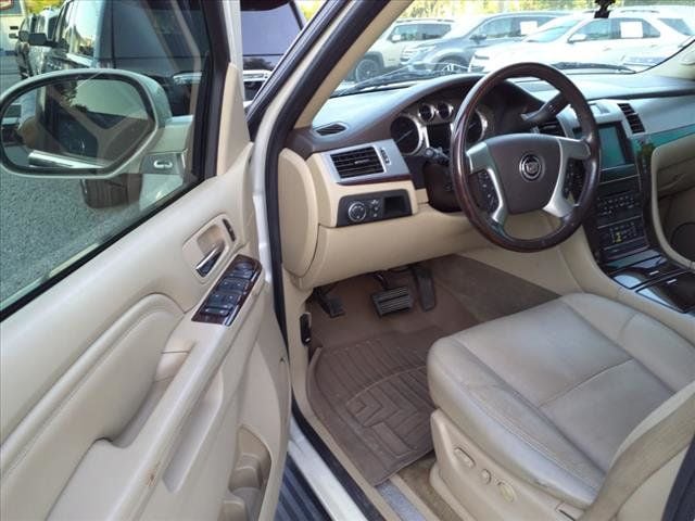 2012 Cadillac Escalade AWD 4dr Luxury - 22622713 - 5