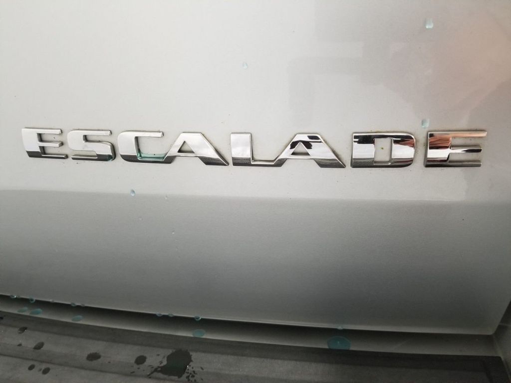 2012 Cadillac Escalade AWD 4dr Luxury - 18571680 - 28