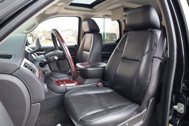 2012 Cadillac Escalade AWD 4dr Luxury - 22969116 - 14