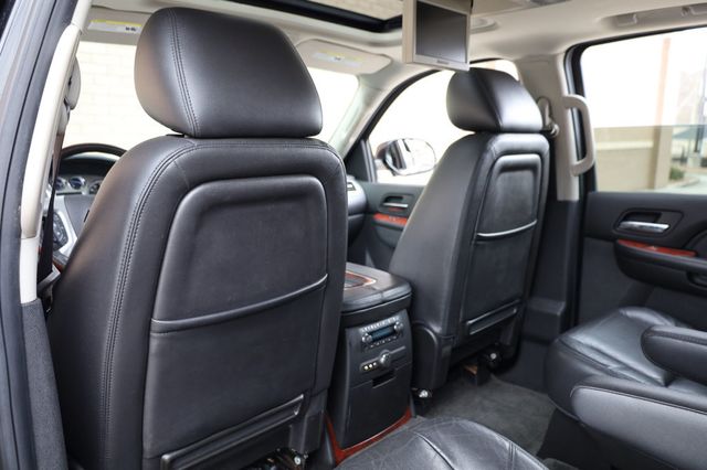 2012 Cadillac Escalade AWD 4dr Luxury - 22969116 - 16