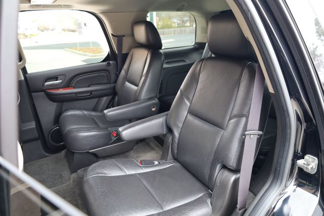 2012 Cadillac Escalade AWD 4dr Luxury - 22969116 - 17