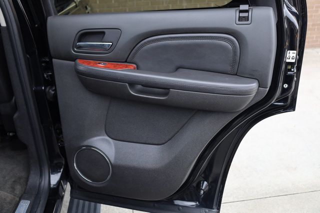 2012 Cadillac Escalade AWD 4dr Luxury - 22969116 - 18