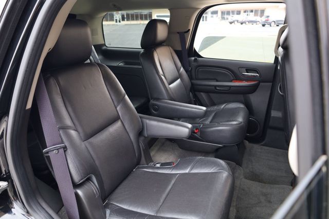 2012 Cadillac Escalade AWD 4dr Luxury - 22969116 - 19