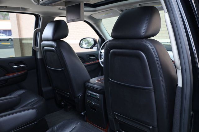 2012 Cadillac Escalade AWD 4dr Luxury - 22969116 - 20