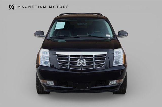 2012 Cadillac Escalade AWD 4dr Luxury - 22969116 - 4
