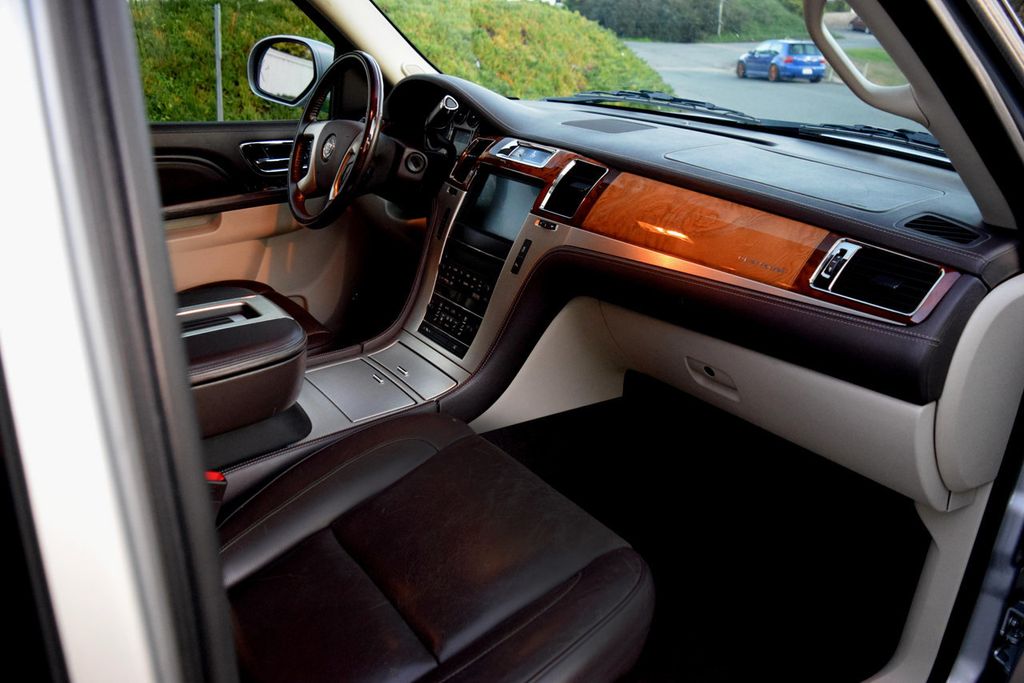 2012 Cadillac Escalade ESV AWD 4dr Platinum Edition - 17450924 - 10