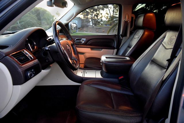 2012 Cadillac Escalade ESV AWD 4dr Platinum Edition - 17450924 - 11