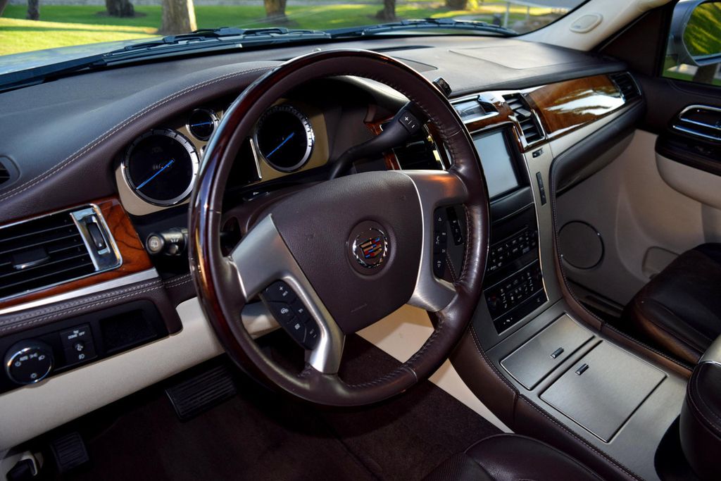 2012 Cadillac Escalade ESV AWD 4dr Platinum Edition - 17450924 - 12