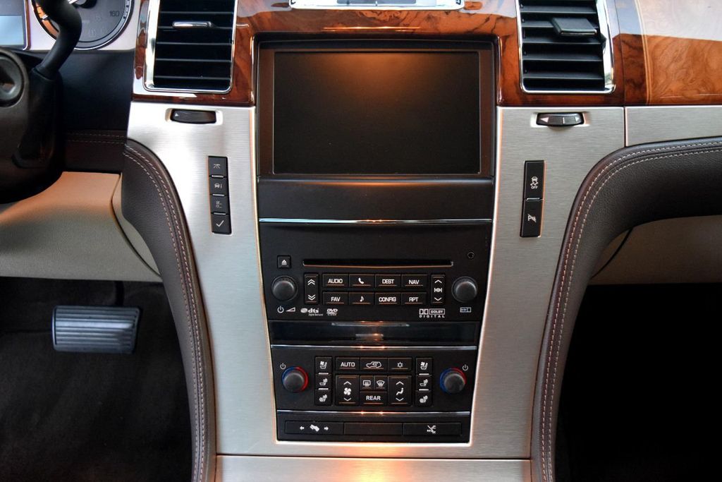 2012 Cadillac Escalade ESV AWD 4dr Platinum Edition - 17450924 - 13