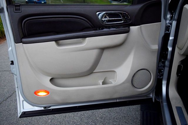 2012 Cadillac Escalade ESV AWD 4dr Platinum Edition - 17450924 - 16