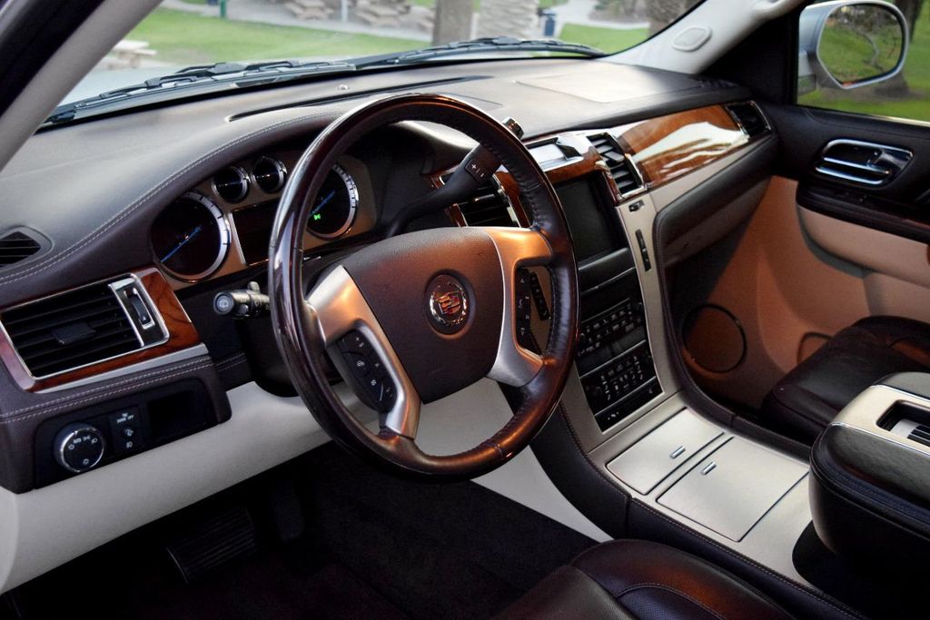 2012 Cadillac Escalade ESV AWD 4dr Platinum Edition - 17450924 - 1