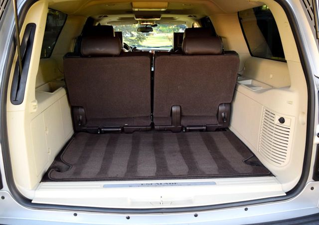 2012 Cadillac Escalade ESV AWD 4dr Platinum Edition - 17450924 - 24