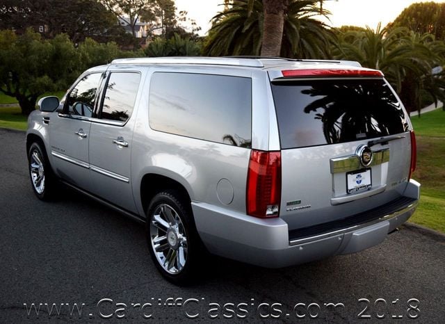 2012 Cadillac Escalade ESV AWD 4dr Platinum Edition - 17450924 - 33