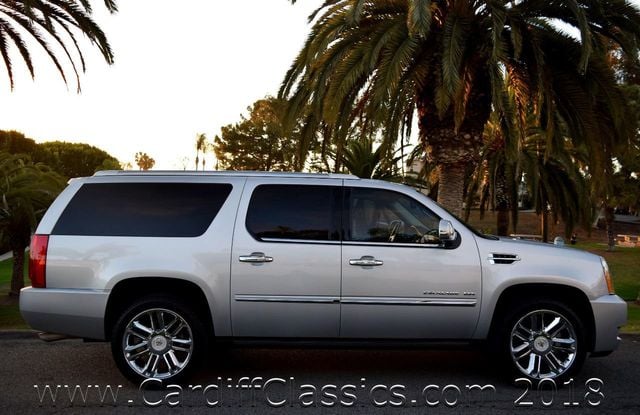 2012 Cadillac Escalade ESV AWD 4dr Platinum Edition - 17450924 - 38
