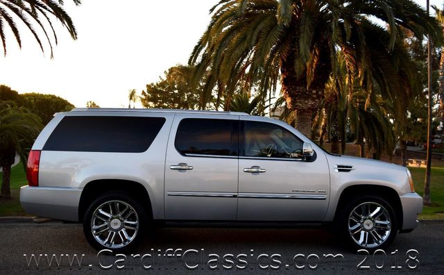 2012 Cadillac Escalade ESV AWD 4dr Platinum Edition - 17450924 - 3