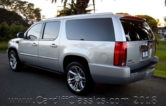 2012 Cadillac Escalade ESV AWD 4dr Platinum Edition - 17450924 - 40