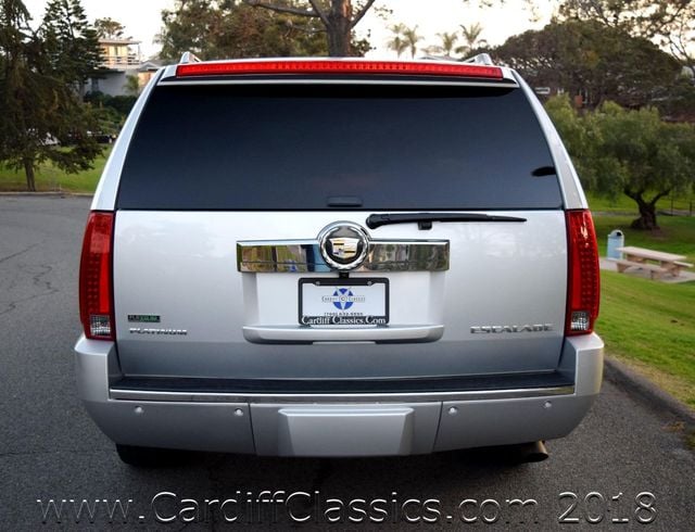 2012 Cadillac Escalade ESV AWD 4dr Platinum Edition - 17450924 - 8