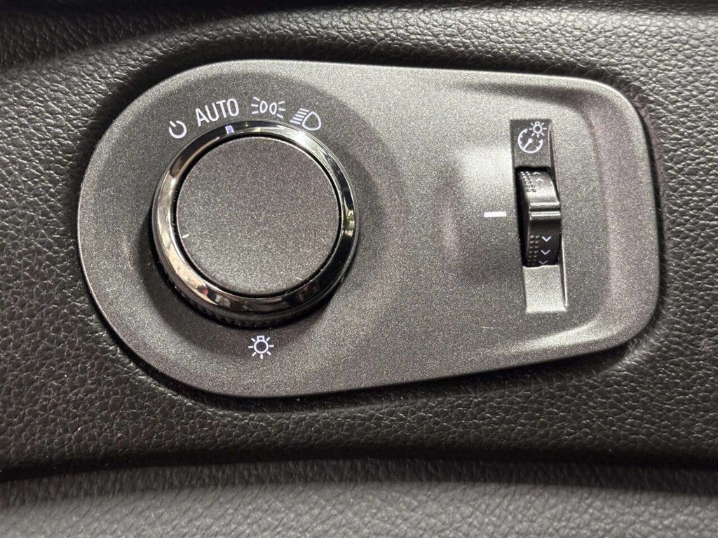 2012 Cadillac SRX FWD 4dr Luxury Collection - 23029817 - 30
