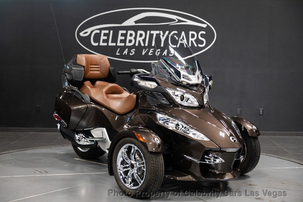 2012 Can-Am Spyder Roadster RT Limited 5 speed w/reverse - 22214947 - 3