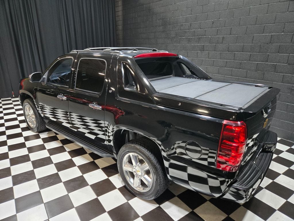 2012 Chevrolet Avalanche 2WD Crew Cab LT - 22985876 - 3