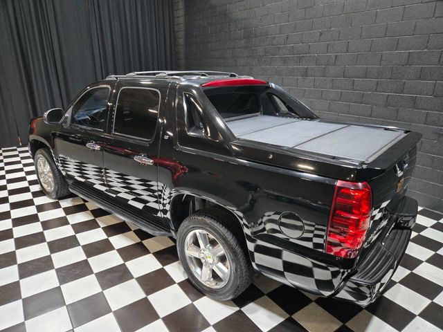 2012 Chevrolet Avalanche 2WD Crew Cab LT - 22985876 - 3