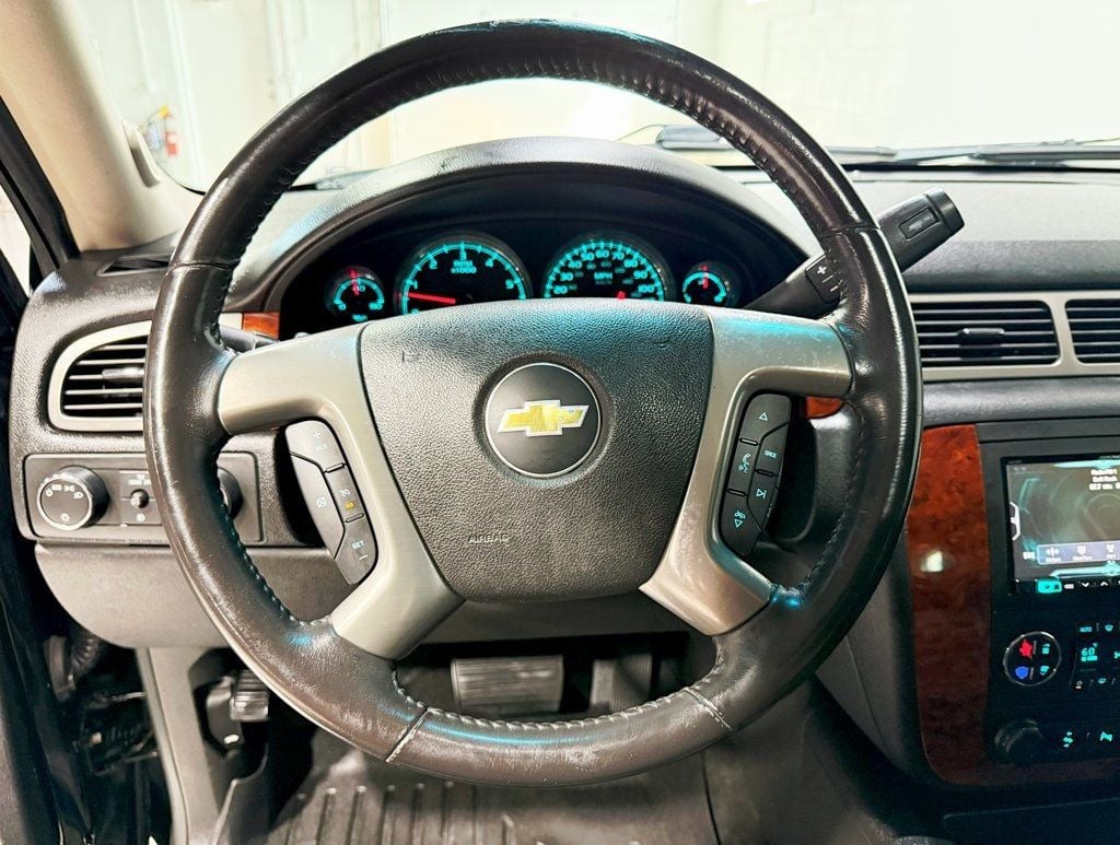 2012 Chevrolet Avalanche LT photo 10