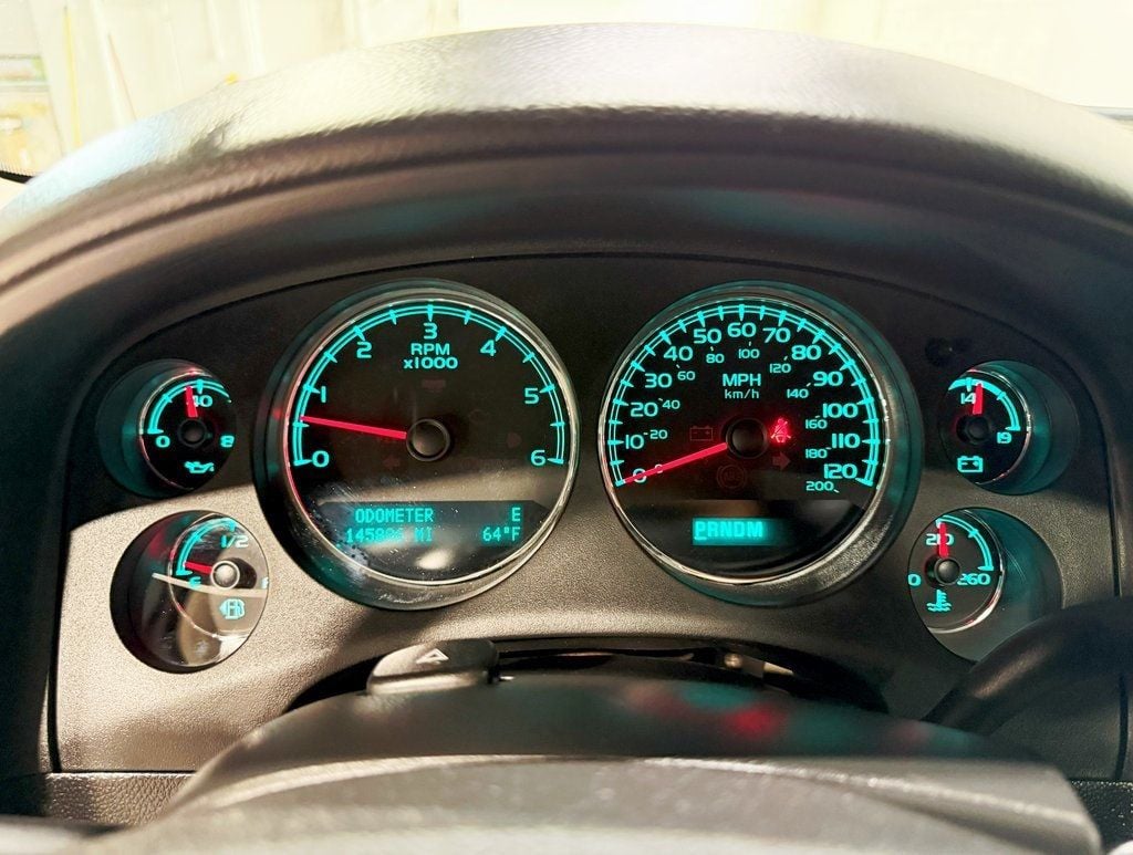 2012 Chevrolet Avalanche LT photo 14
