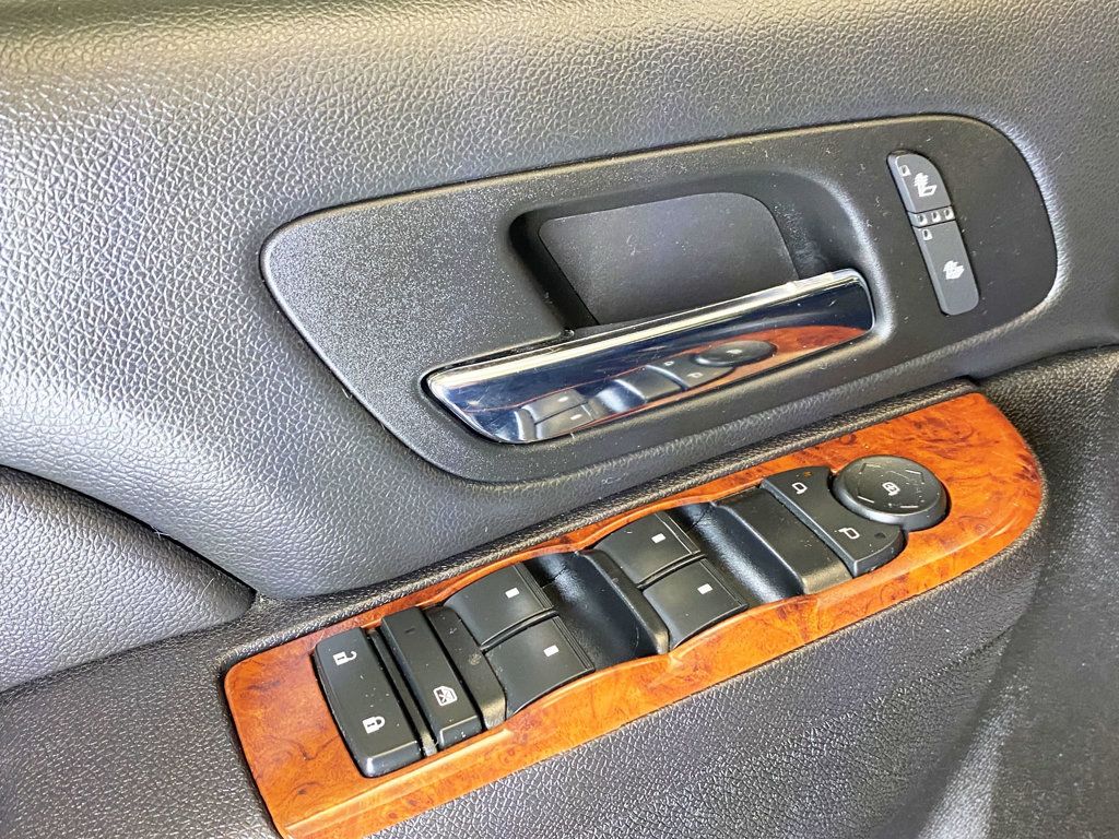 2012 Chevrolet Avalanche 4WD Crew Cab LT - 22909666 - 17