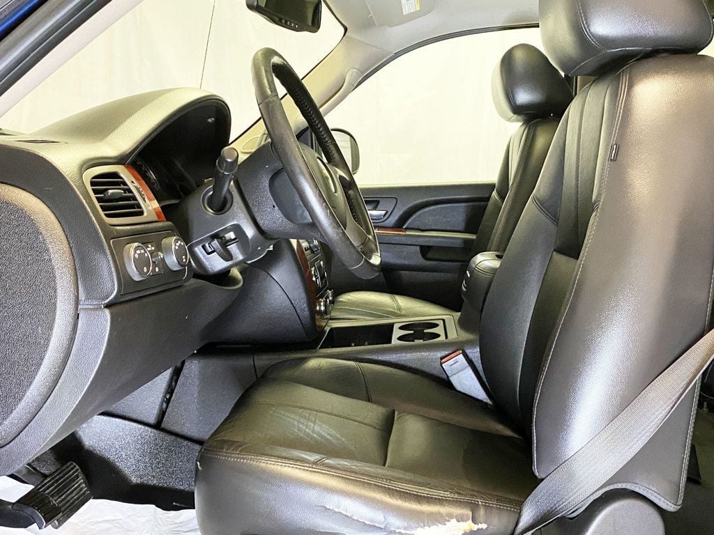 2012 Chevrolet Avalanche 4WD Crew Cab LT - 22909666 - 18