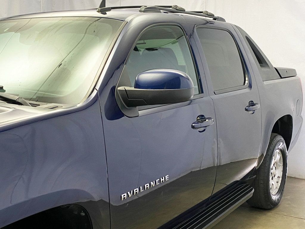2012 Chevrolet Avalanche 4WD Crew Cab LT - 22909666 - 1