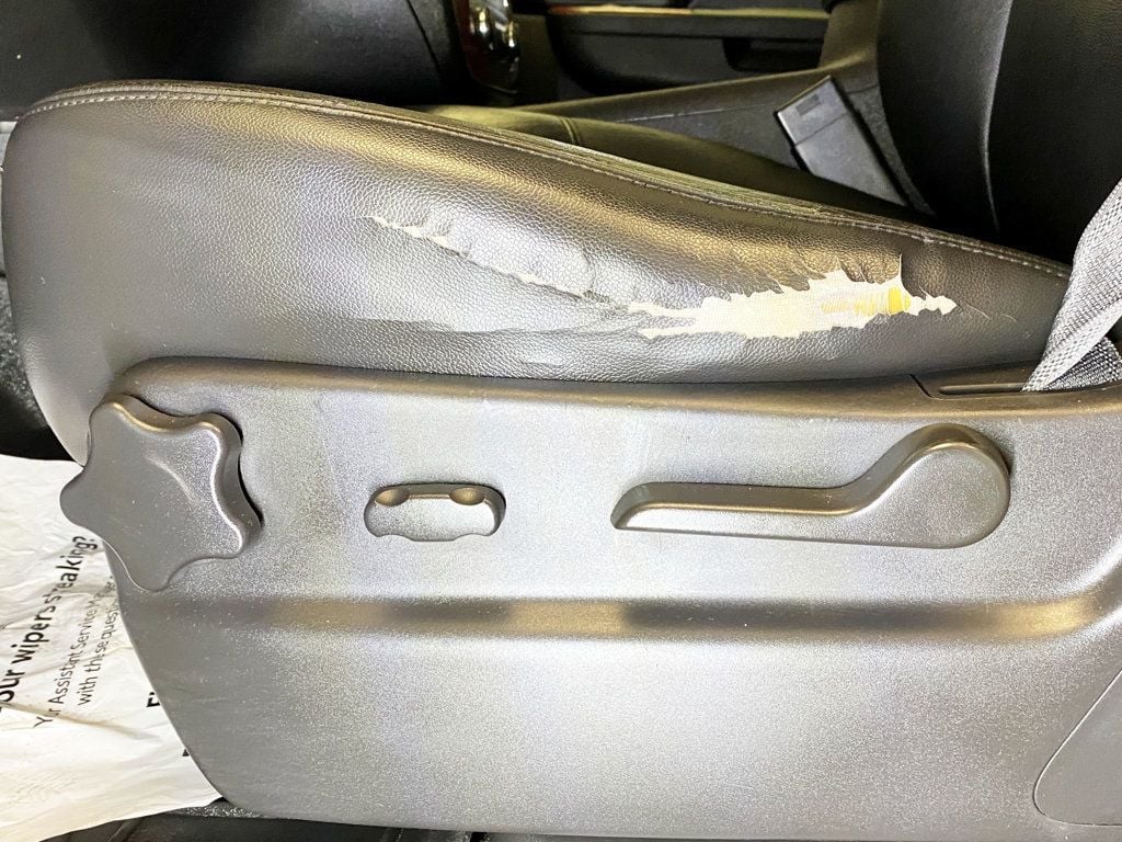 2012 Chevrolet Avalanche 4WD Crew Cab LT - 22909666 - 19