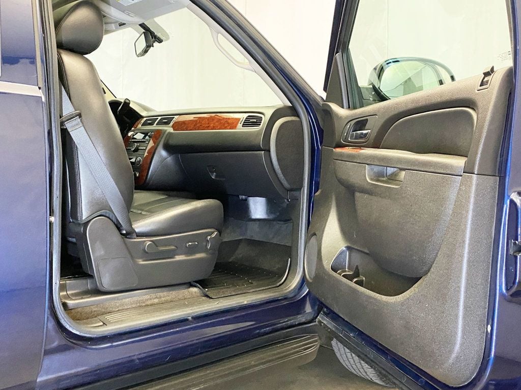 2012 Chevrolet Avalanche 4WD Crew Cab LT - 22909666 - 33