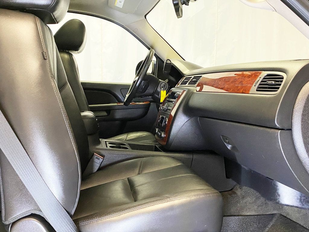 2012 Chevrolet Avalanche 4WD Crew Cab LT - 22909666 - 35