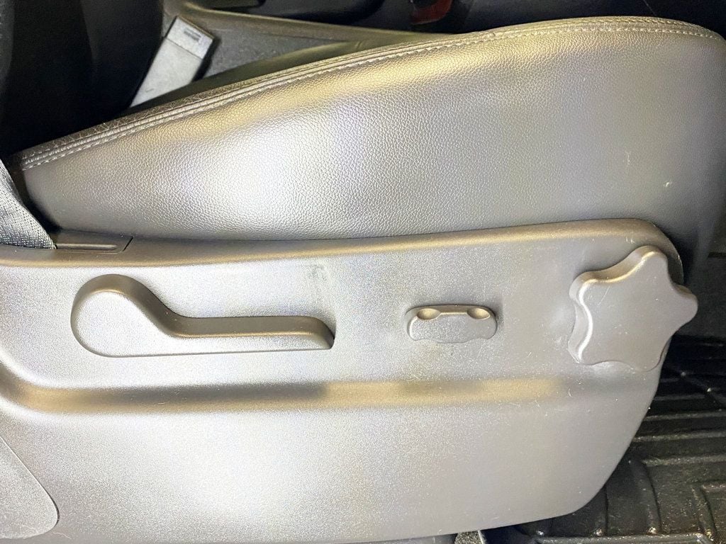 2012 Chevrolet Avalanche 4WD Crew Cab LT - 22909666 - 36