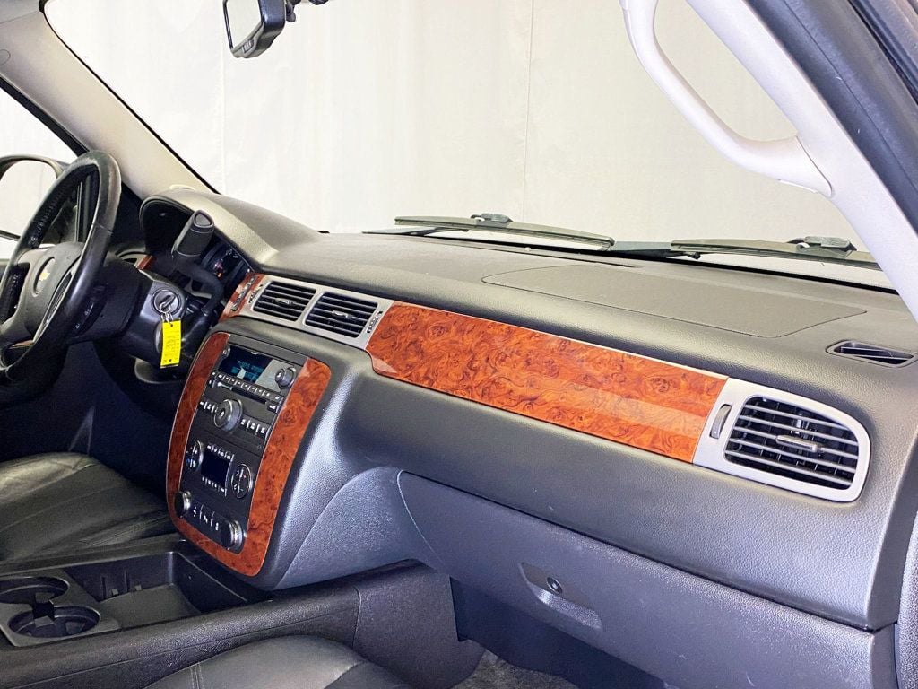 2012 Chevrolet Avalanche 4WD Crew Cab LT - 22909666 - 37