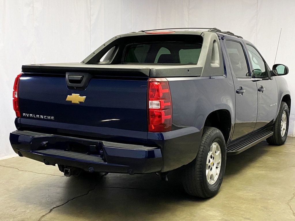 2012 Chevrolet Avalanche 4WD Crew Cab LT - 22909666 - 8