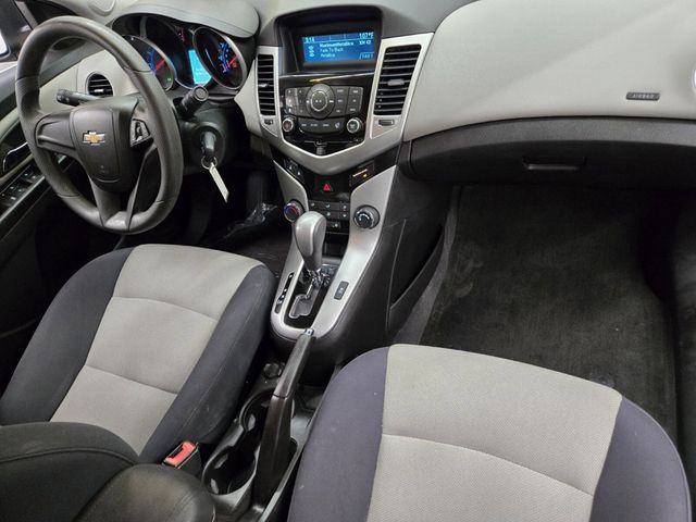 2012 Chevrolet CRUZE 4dr Sedan LS - 22937580 - 13