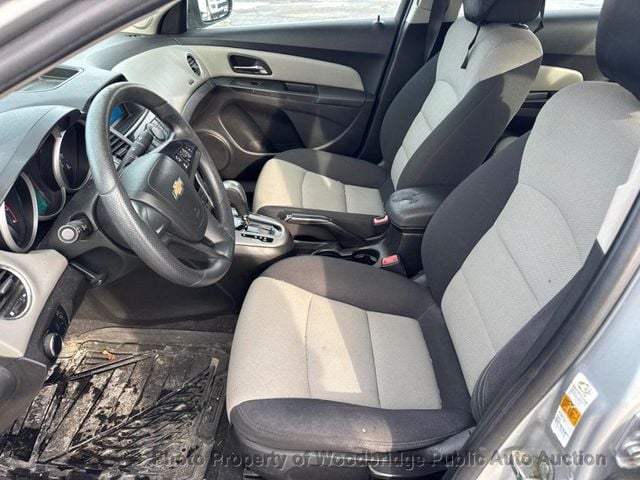 2012 Chevrolet CRUZE 4dr Sedan LS - 22985957 - 6