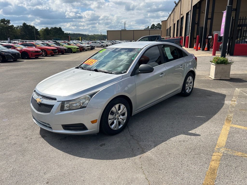 2012 Chevrolet Cruze LS photo 2
