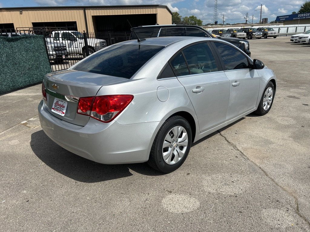 2012 Chevrolet Cruze LS photo 3