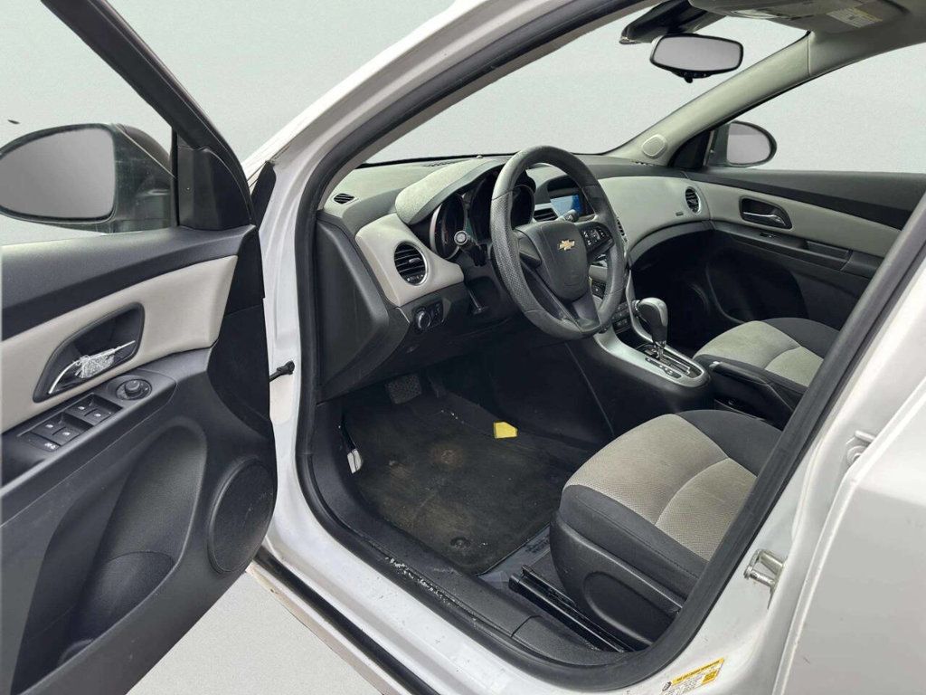 2012 Chevrolet CRUZE 4dr Sedan LS - 22958728 - 12