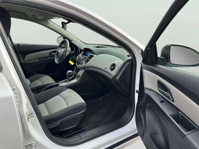 2012 Chevrolet CRUZE 4dr Sedan LS - 22958728 - 19